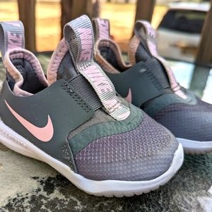 Nike size 5c toddler shoes